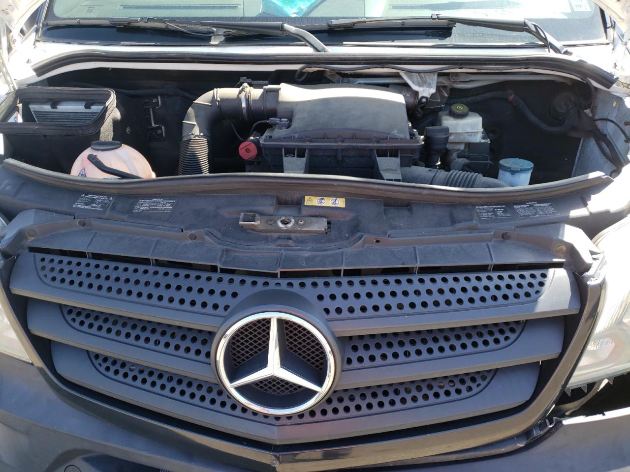 Photo 7 from auction – 2016 MERCEDES-BENZ SPRINTER 2 with VIN WD3PE7DD9GP269079