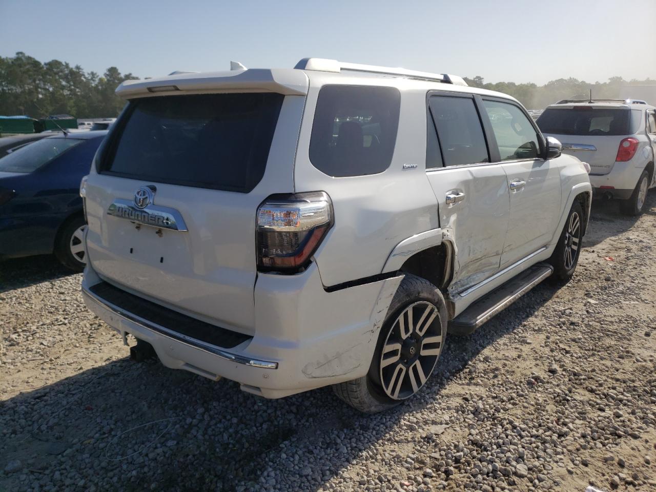 Photo 4 from auction – 2016 TOYOTA 4RUNNER SR with VIN JTEBU5JR1G5303370
