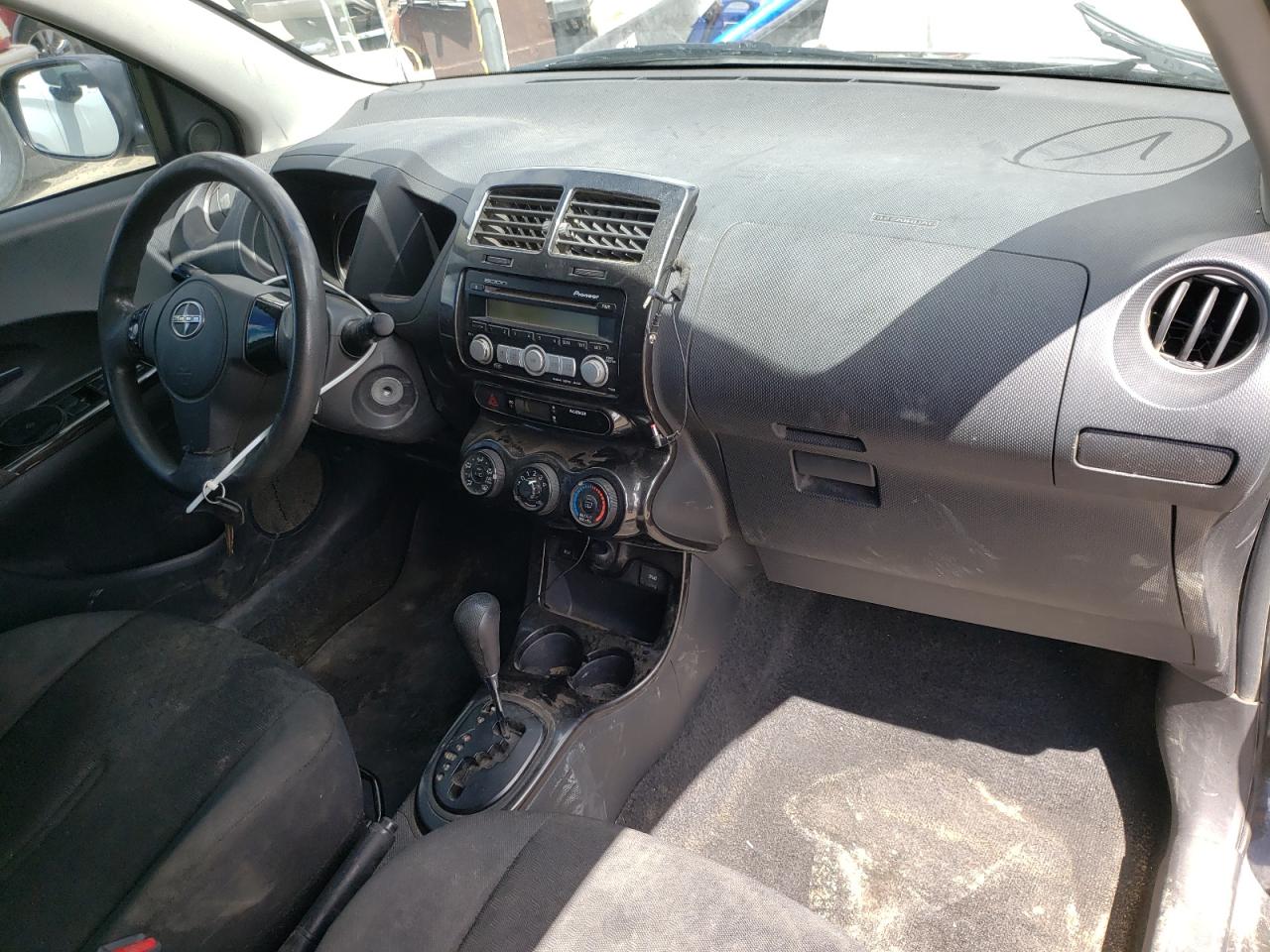 Photo 9 from auction – 2009 TOYOTA SCION XD with VIN JTKKU10489J045872