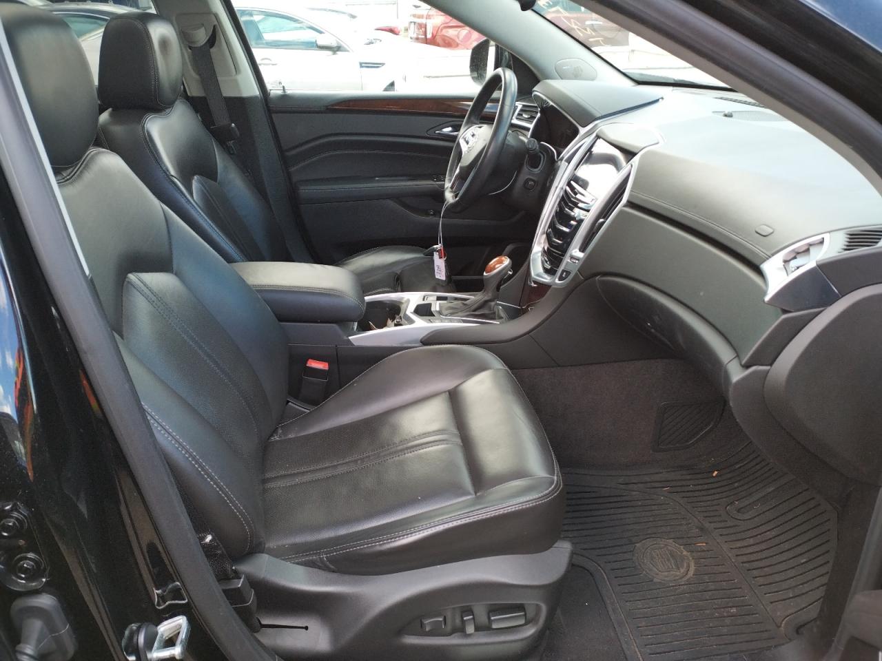 Photo 5 from auction – 2016 CADILLAC SRX PREMIU with VIN 3GYFNDE30GS572673