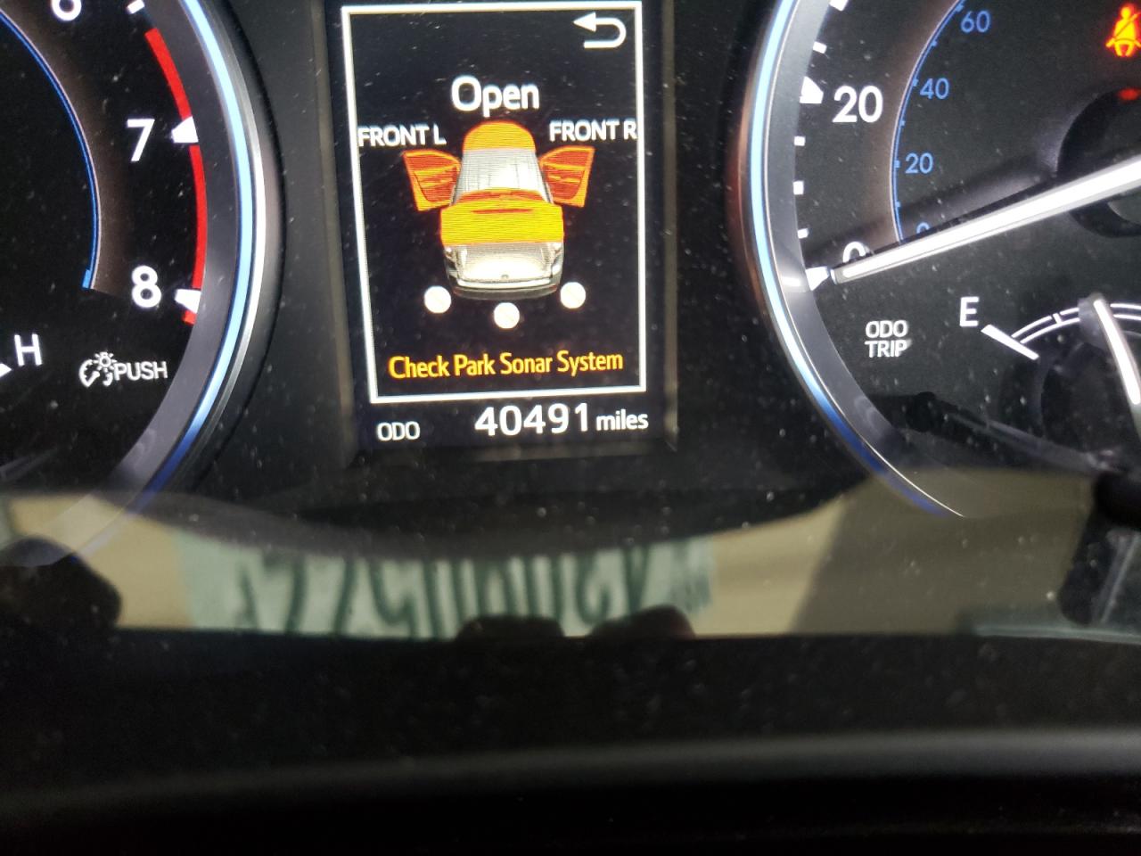 Photo 8 from auction – 2016 TOYOTA HIGHLANDER with VIN 5TDDKRFH2GS334891