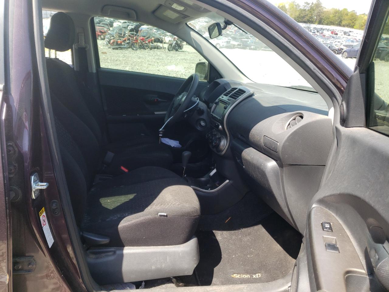 Photo 5 from auction – 2014 TOYOTA SCION XD with VIN JTKKUPB48E1046286