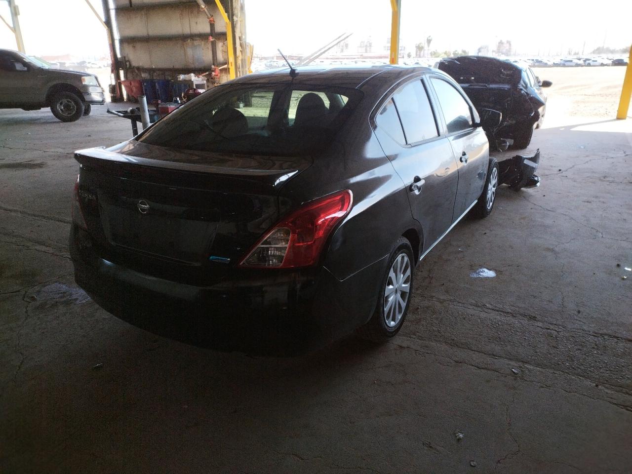Photo 4 from auction – 2016 NISSAN VERSA S with VIN 3N1CN7AP6GL870905