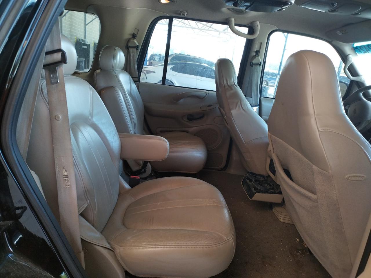 Photo 6 from auction – 2001 FORD EXPEDITION with VIN 1FMFU18L31LB14055