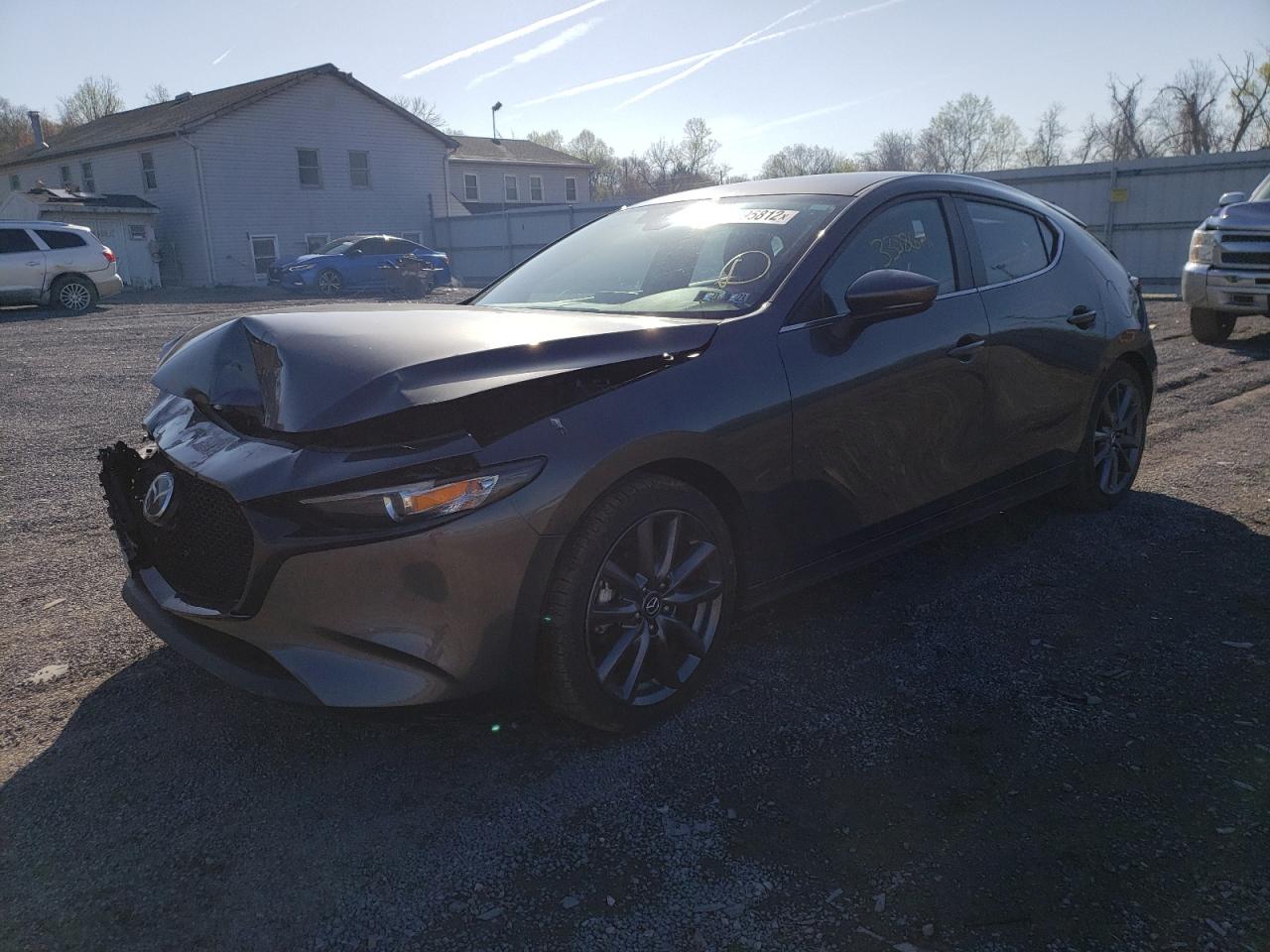 Photo 2 from auction – 2019 MAZDA 3 PREFERRE with VIN JM1BPAMM8K1132167