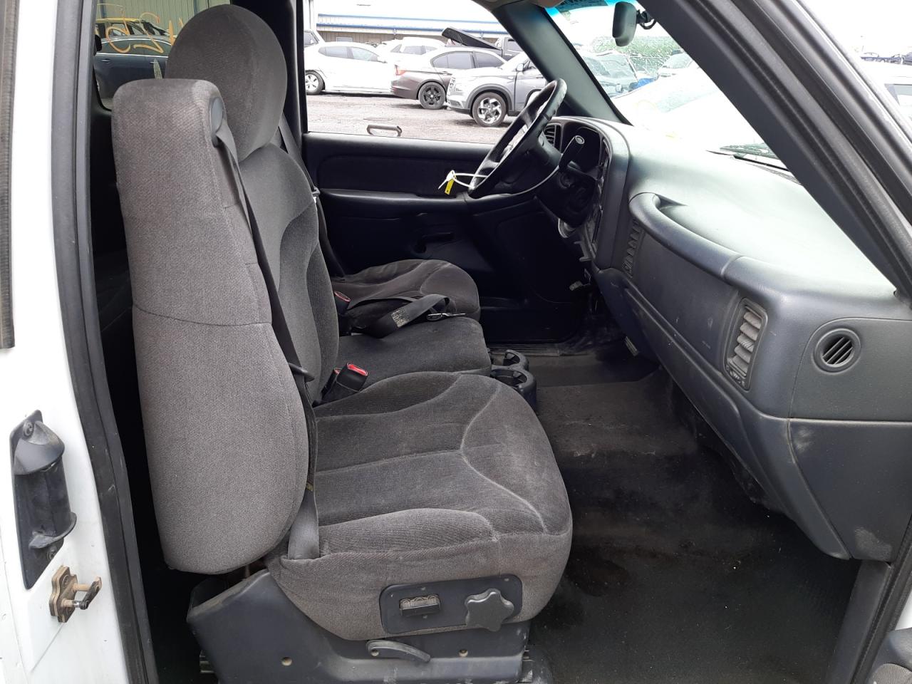 Photo 5 from auction – 2001 GMC NEW SIERRA with VIN 2GTEC19T311117836