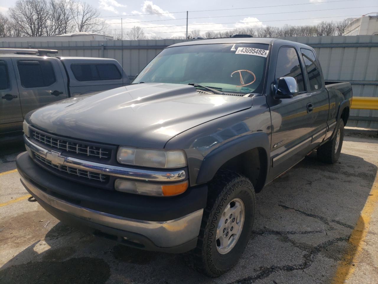 Photo 2 from auction – 2002 CHEVROLET SILVERADO with VIN 2GCEK19T621277620