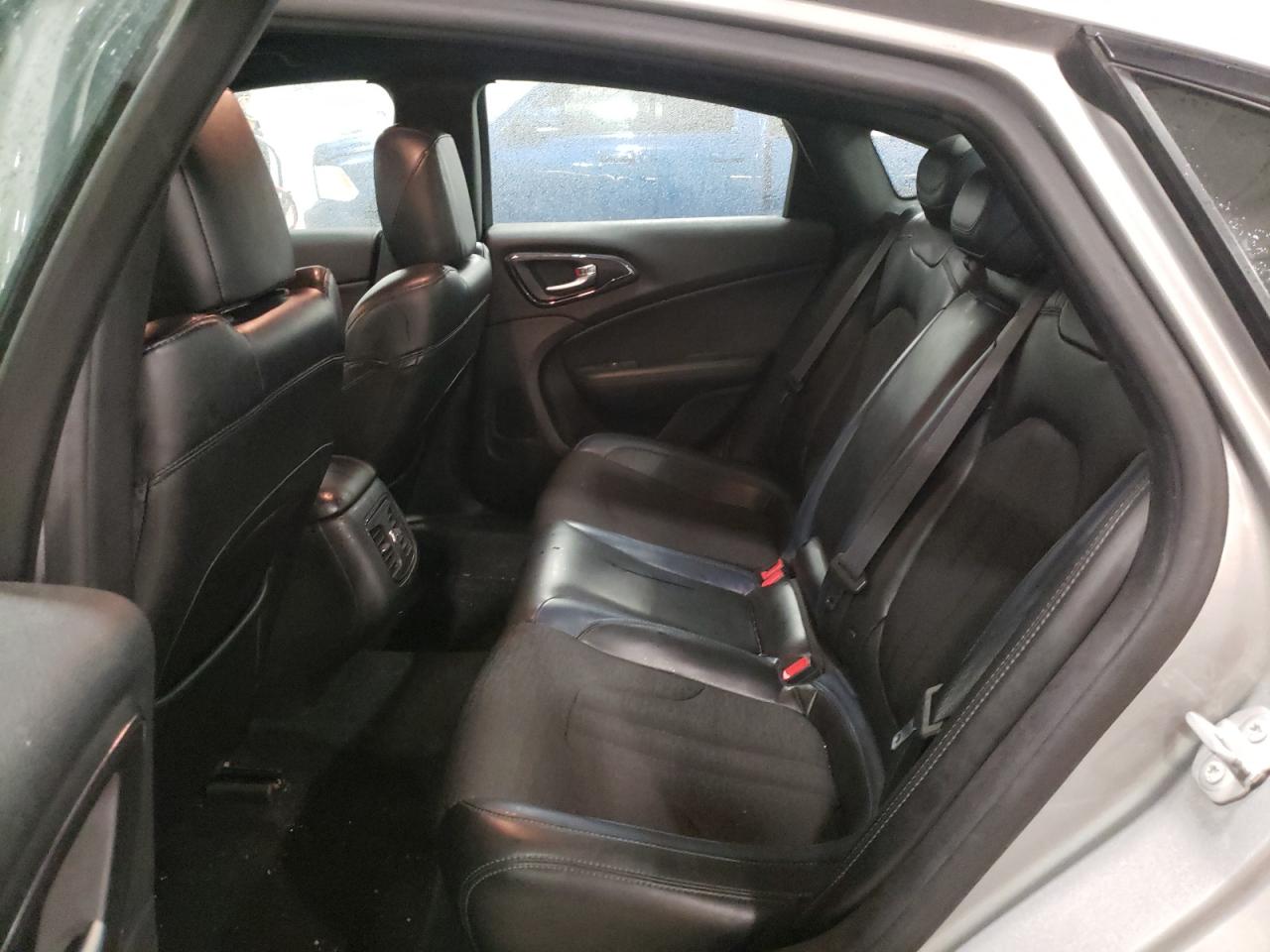 Photo 6 from auction – 2016 CHRYSLER 200 S with VIN 1C3CCCBB5GN125565