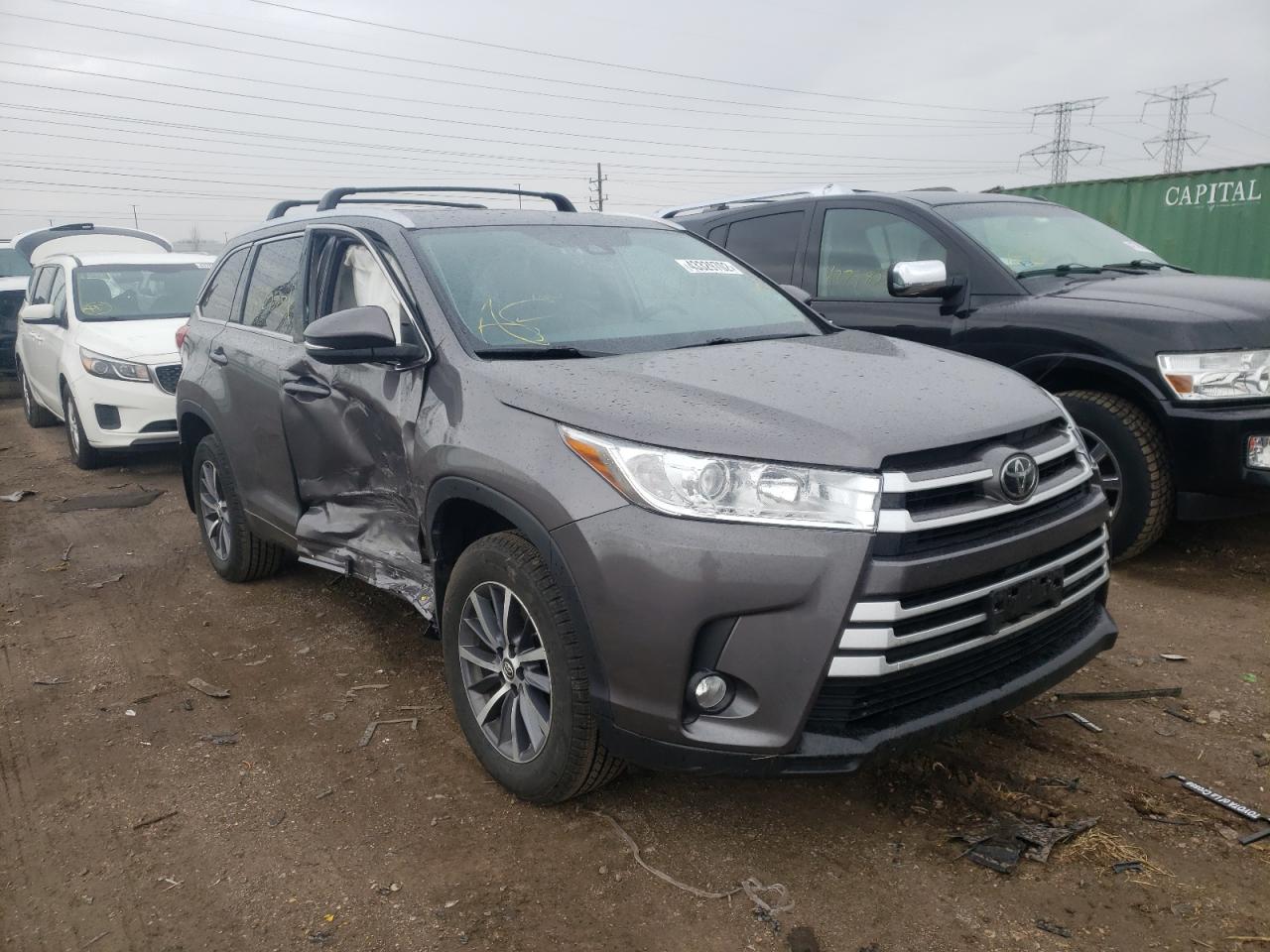 TOYOTA HIGHLANDER 2018 with VIN 5TDJZRFH5JS802683 - Photo from auction