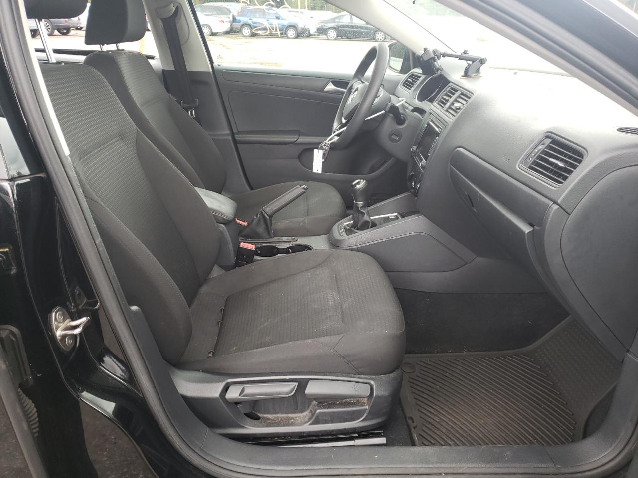 Photo 5 from auction – 2015 VOLKSWAGEN JETTA BASE with VIN 3VW1K7AJ4FM250343