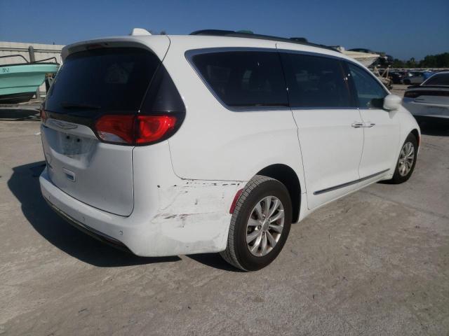 Photo 4 from auction – 2017 CHRYSLER PACIFICA T with VIN 2C4RC1BG1HR688106