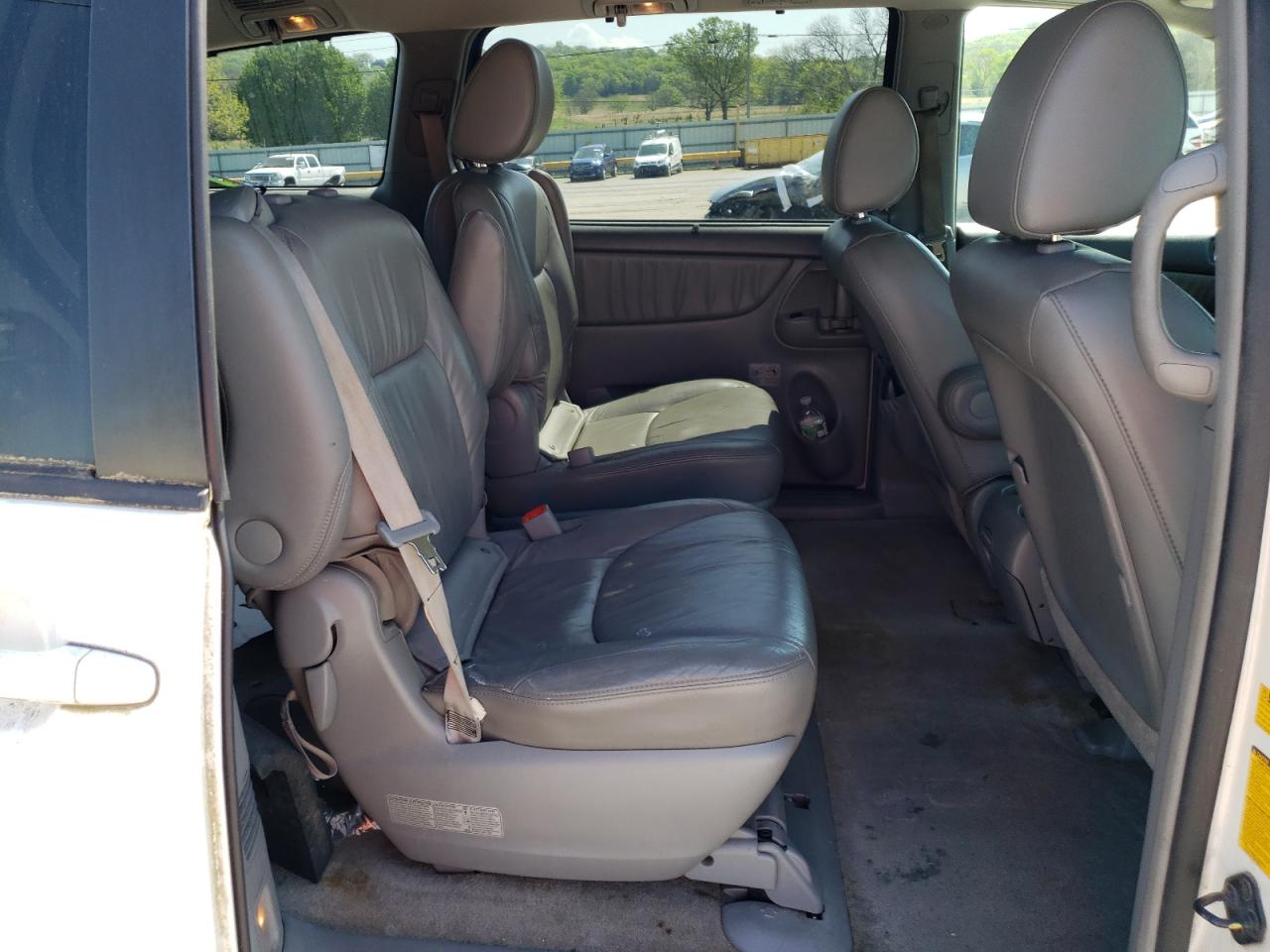 Photo 6 from auction – 2010 TOYOTA SIENNA XLE with VIN 5TDYK4CC4AS312993