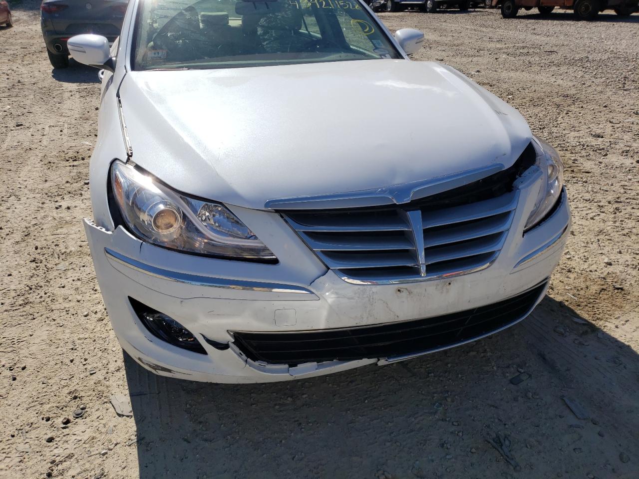 Photo 9 from auction – 2014 HYUNDAI GENESIS 3. with VIN KMHGC4DD7EU263172