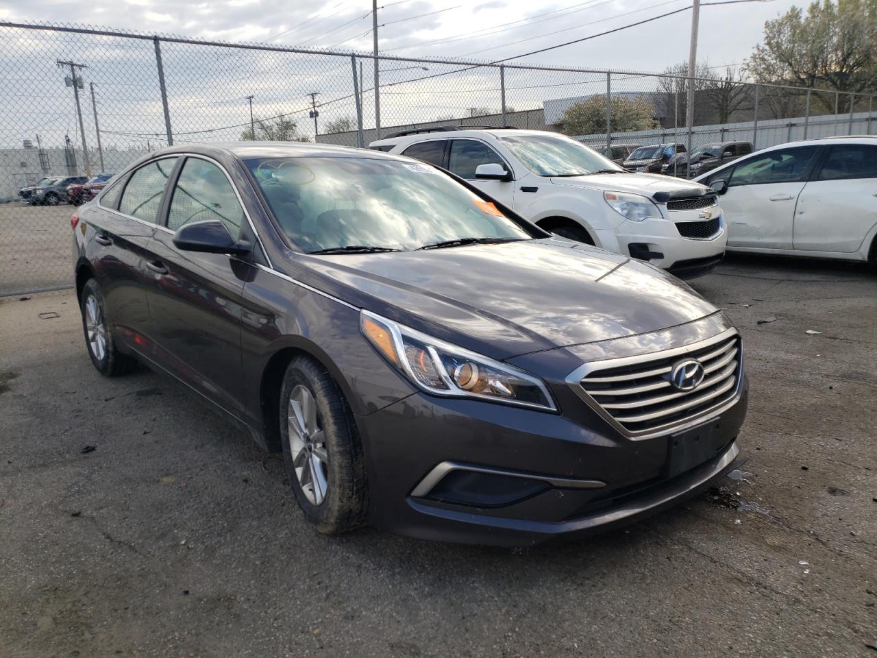 HYUNDAI SONATA SE 2017 with VIN 5NPE24AF9HH595276 - Photo from auction