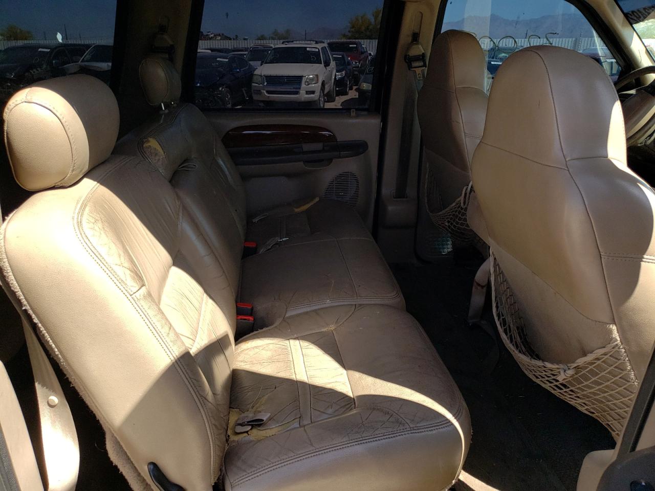 Photo 6 from auction – 2000 FORD EXCURSION with VIN 1FMNU42S1YEB17273