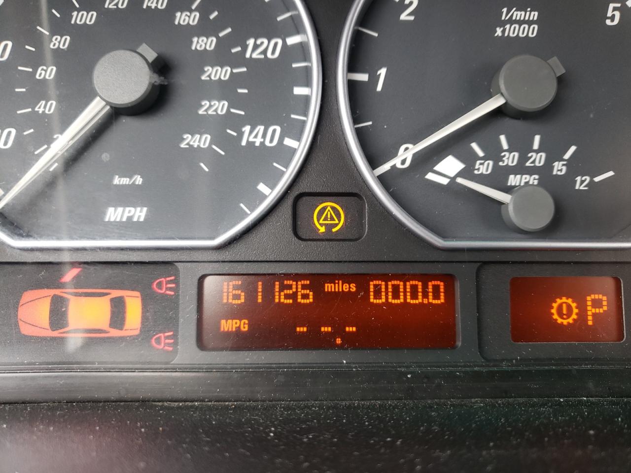 Photo 8 from auction – 2003 BMW 330 CI with VIN WBABS534X3JU99142