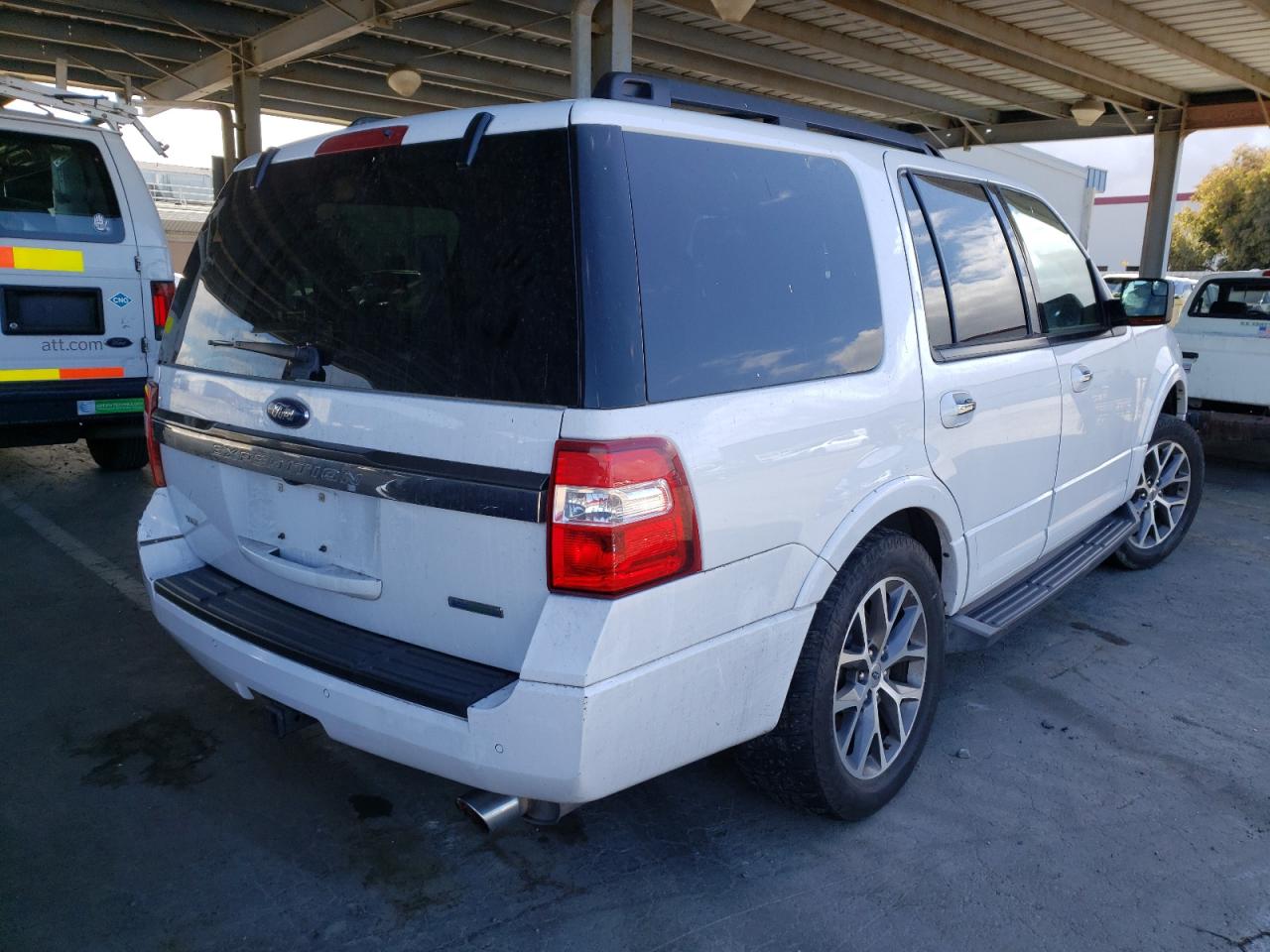 Photo 4 from auction – 2016 FORD EXPEDITION with VIN 1FMJU1JT1GEF50436