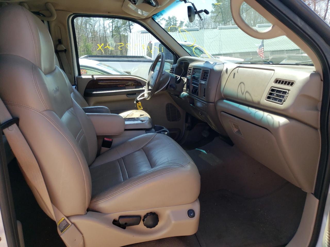 Photo 5 from auction – 2001 FORD EXCURSION with VIN 1FMNU43S61ED57245