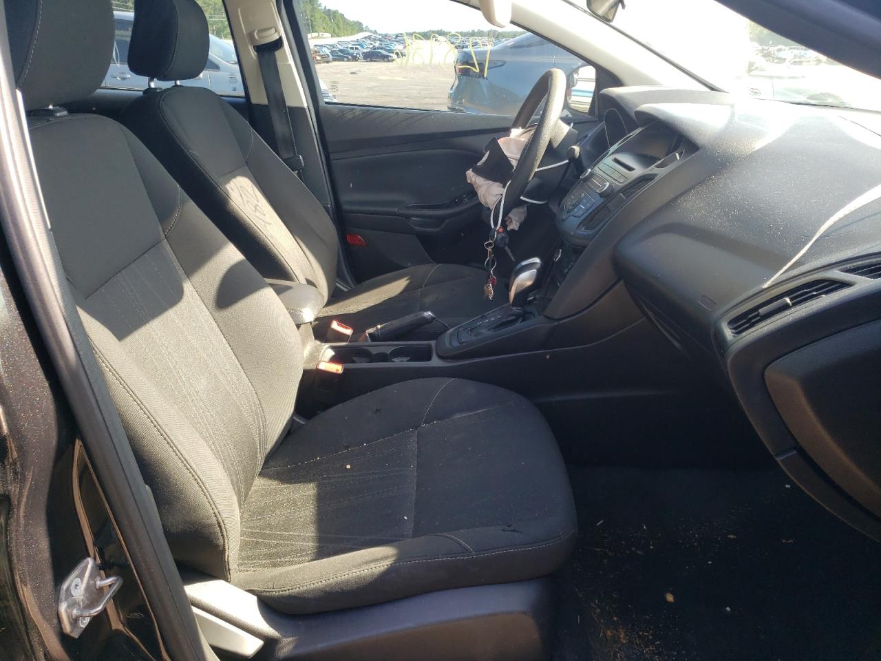 Photo 5 from auction – 2015 FORD FOCUS SE with VIN 1FADP3F23FL342367