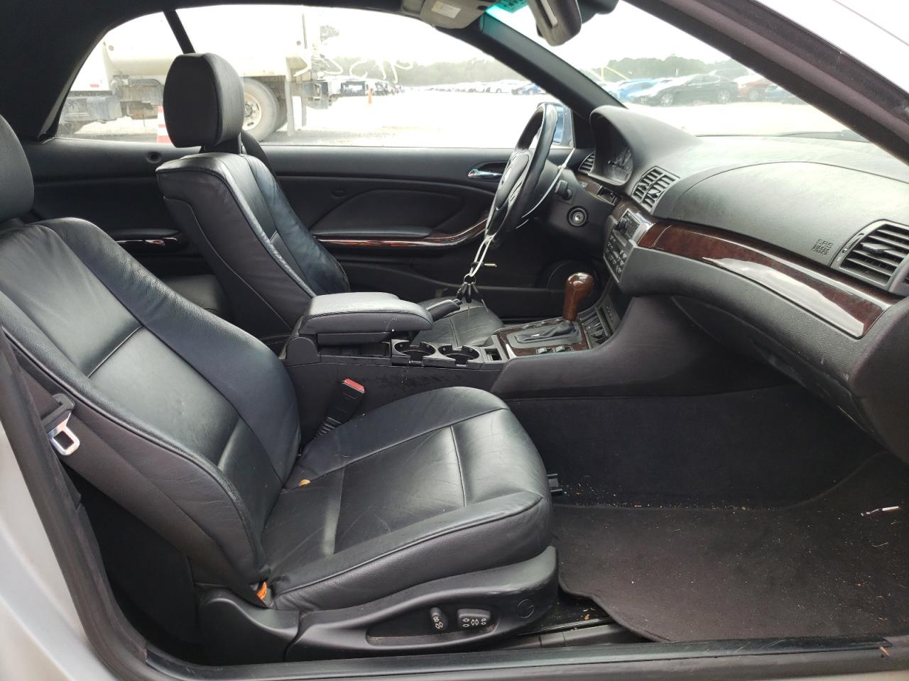 Photo 5 from auction – 2005 BMW 325 CI with VIN WBABW33435PL36826