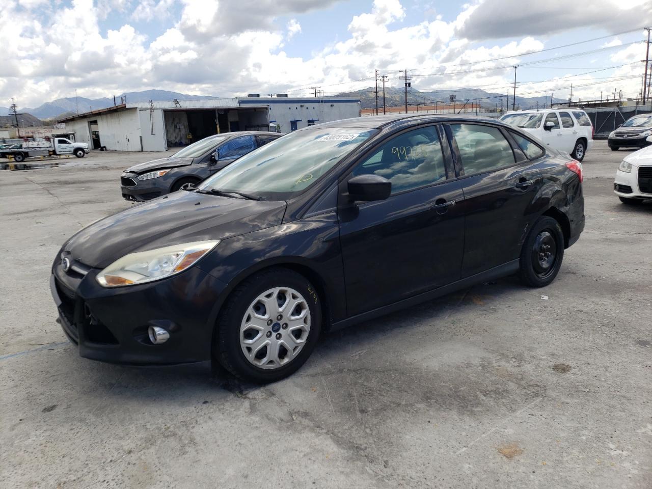 Photo 2 from auction – 2012 FORD FOCUS SE with VIN 1FAHP3F21CL167243