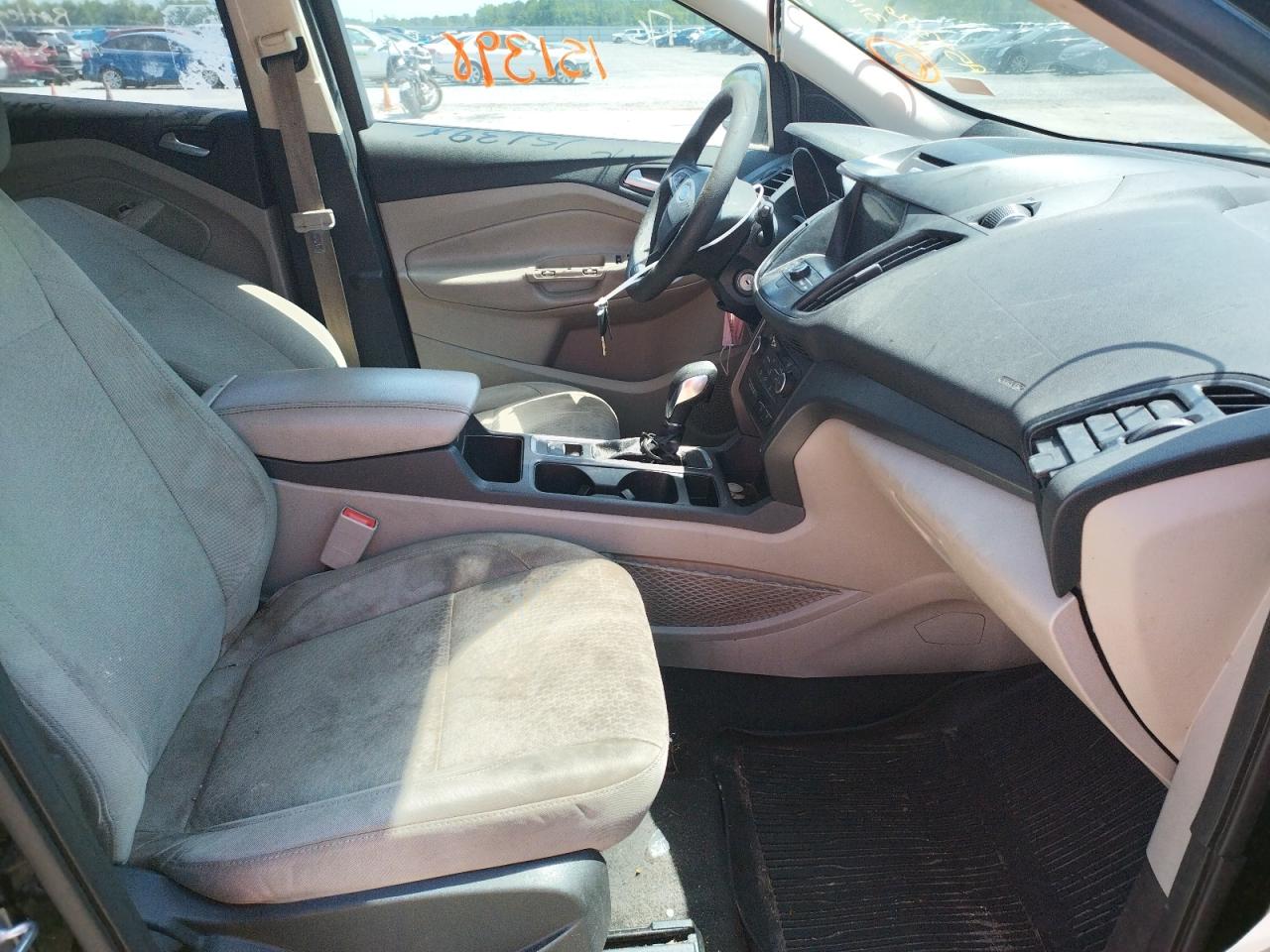 Photo 5 from auction – 2018 FORD ESCAPE SE with VIN 1FMCU9GDXJUA58346