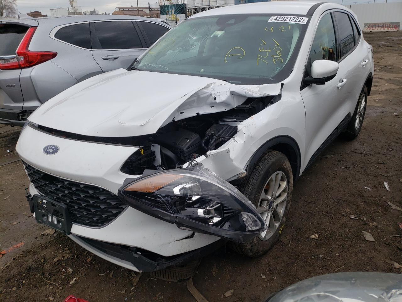 Photo 2 from auction – 2021 FORD ESCAPE SE with VIN 1FMCU0G63MUA82456
