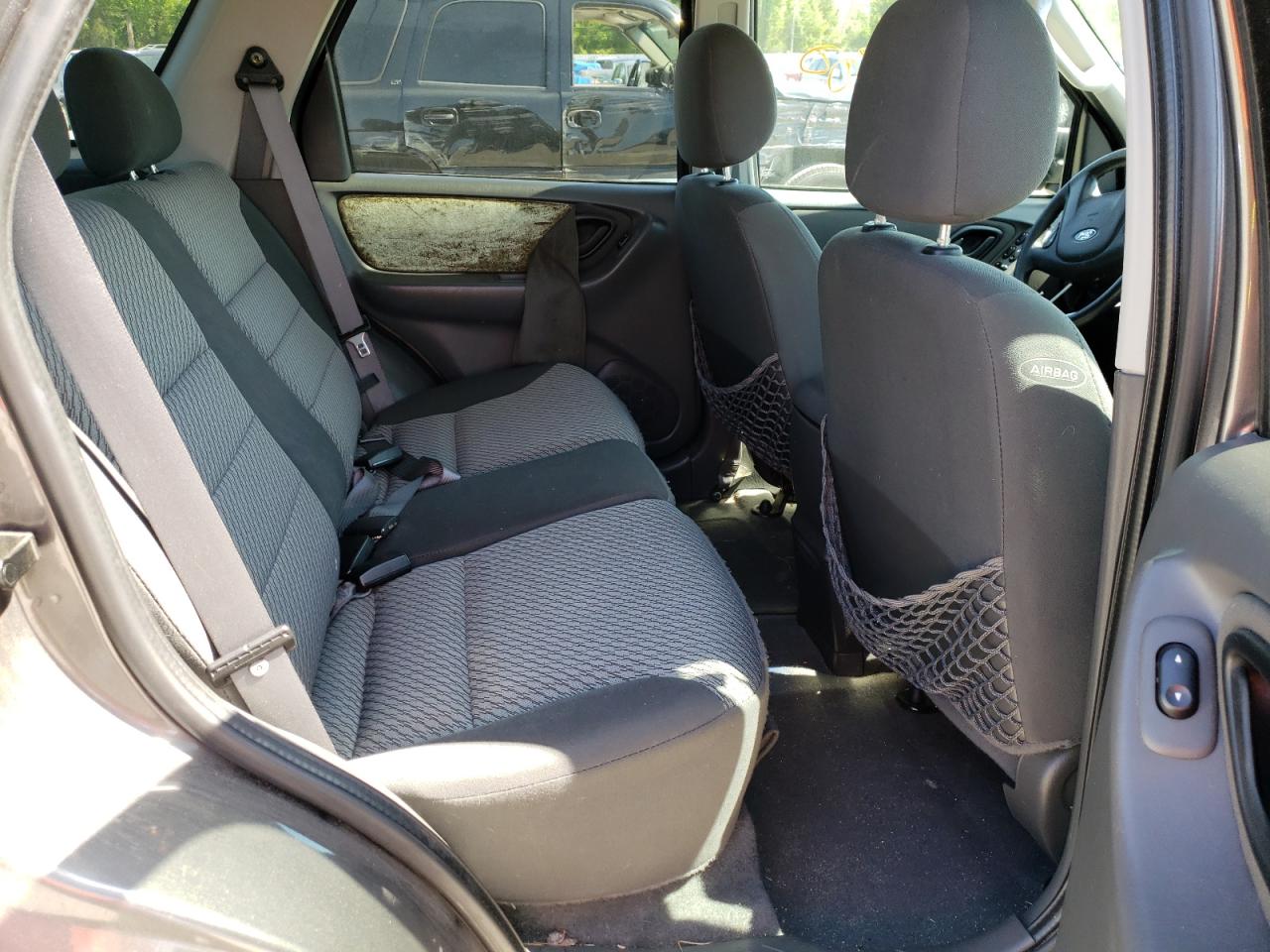 Photo 6 from auction – 2004 FORD ESCAPE XLT with VIN 1FMCU03144DA16427