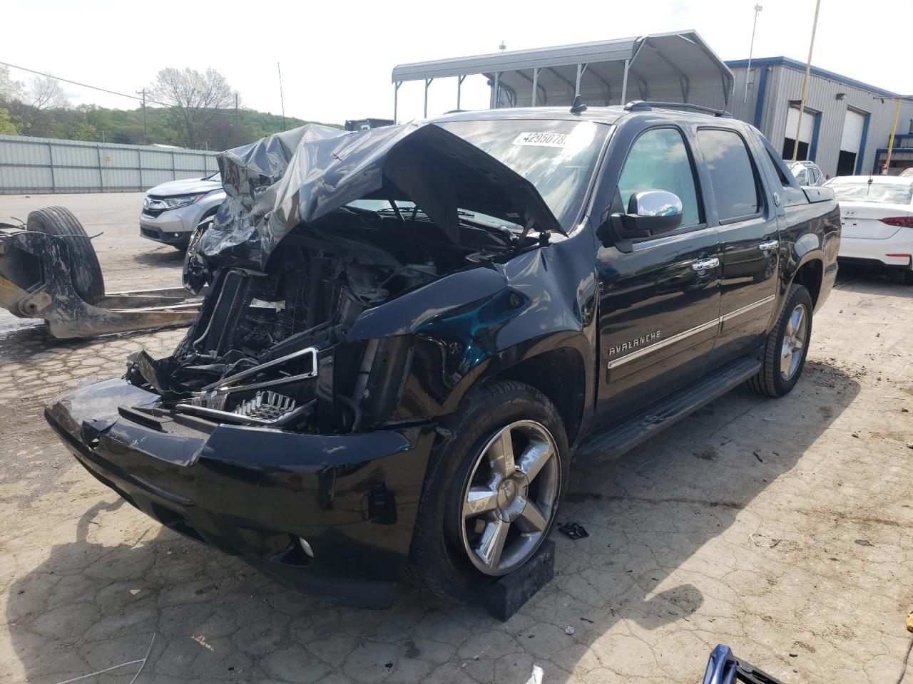 Zdjęcie 2 z aukcji – 2013 CHEVROLET AVALANCHE z VIN 3GNMCGE00DG115300