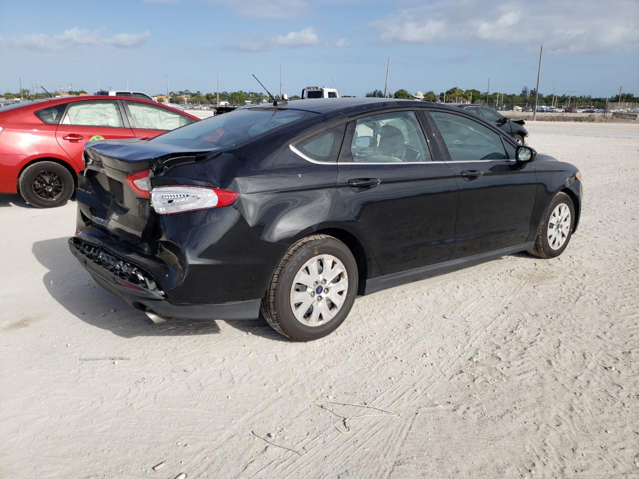 Photo 4 from auction – 2014 FORD FUSION S with VIN 1FA6P0G79E5352440