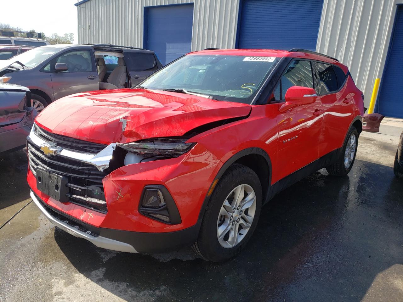 Photo 2 from auction – 2020 CHEVROLET BLAZER 1LT with VIN 3GNKBBRA4LS656720