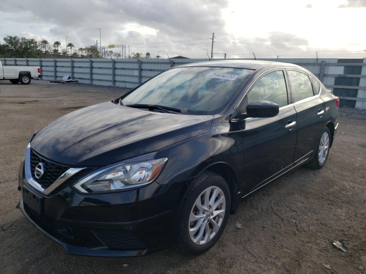 Photo 2 from auction – 2018 NISSAN SENTRA S with VIN 3N1AB7AP1JL628305