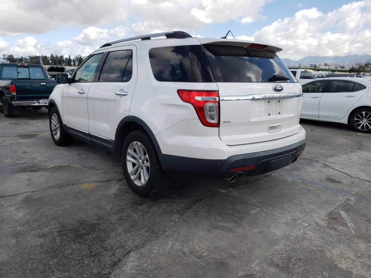 Photo 3 from auction – 2011 FORD EXPLORER X with VIN 1FMHK7D82BGA65492