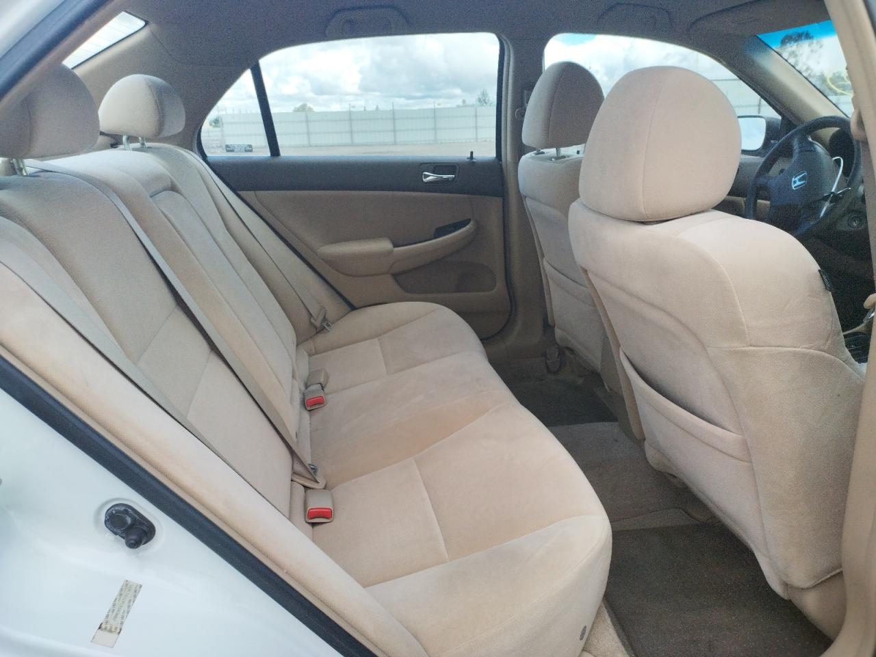 Photo 6 from auction – 2007 HONDA ACCORD with VIN JHMCM56347C013695