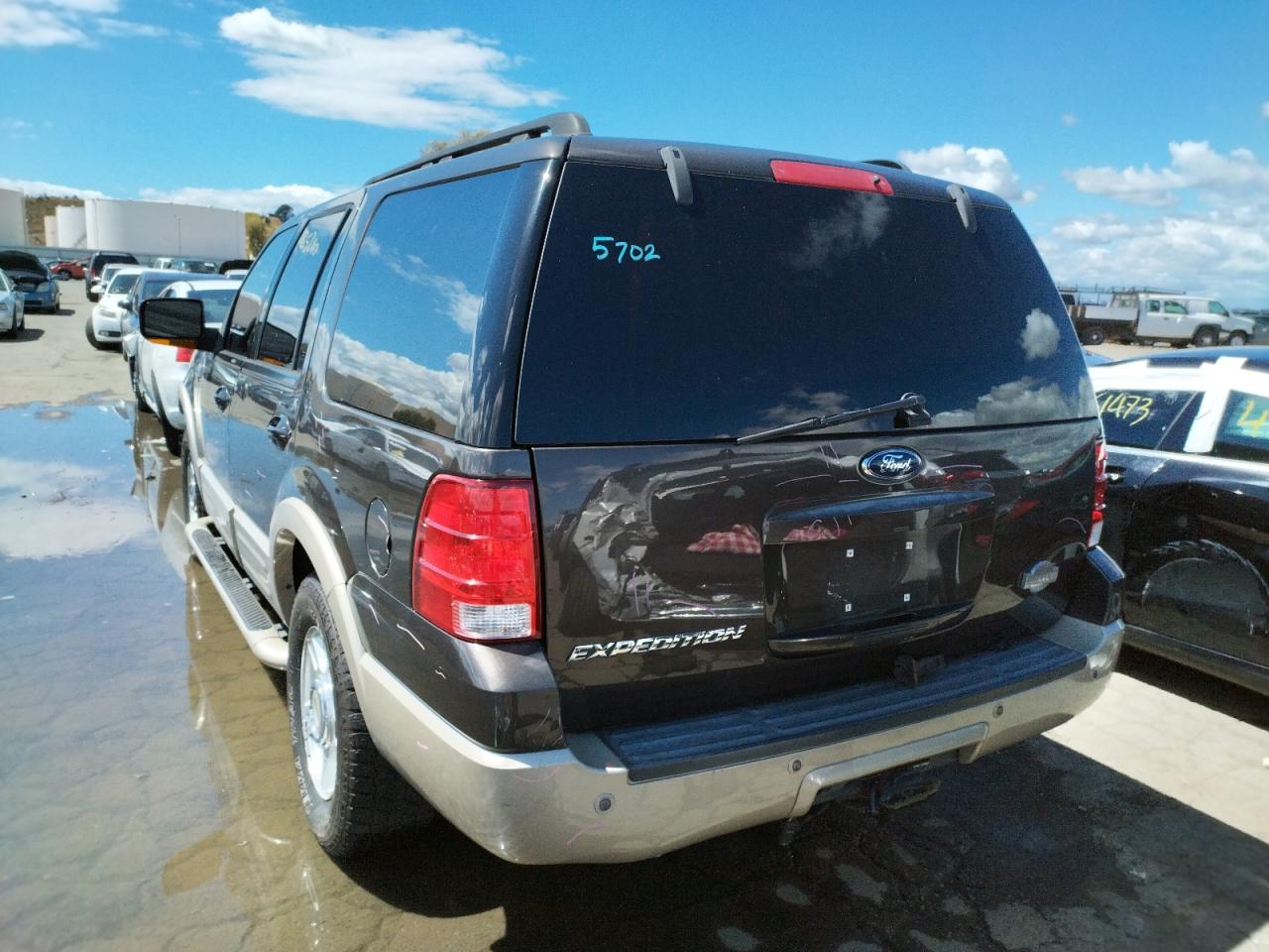 Photo 3 from auction – 2006 FORD EXPEDITION with VIN 1FMFU18556LA11485