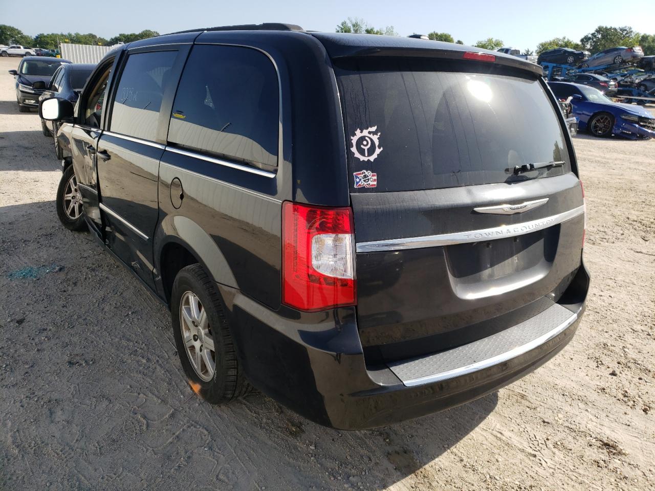 Photo 3 from auction – 2011 CHRYSLER TOWN & COU with VIN 2A4RR5DG7BR630893