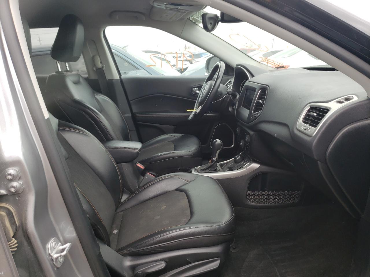 Photo 20 from auction – 2018 JEEP COMPASS LA with VIN 3C4NJDBBXJT135029