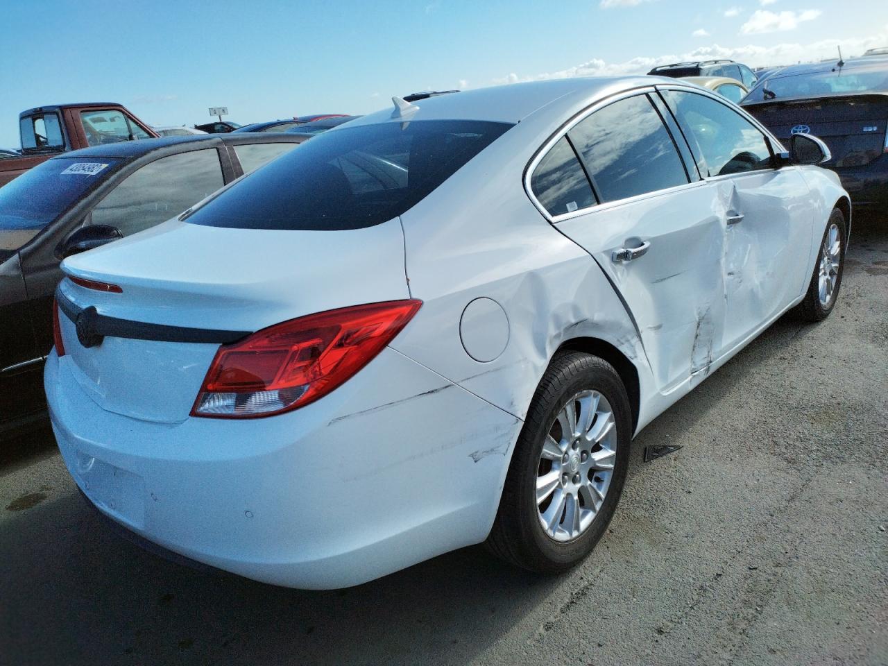 Photo 4 from auction – 2013 BUICK REGAL PREM with VIN 2G4GS5ER4D9225199