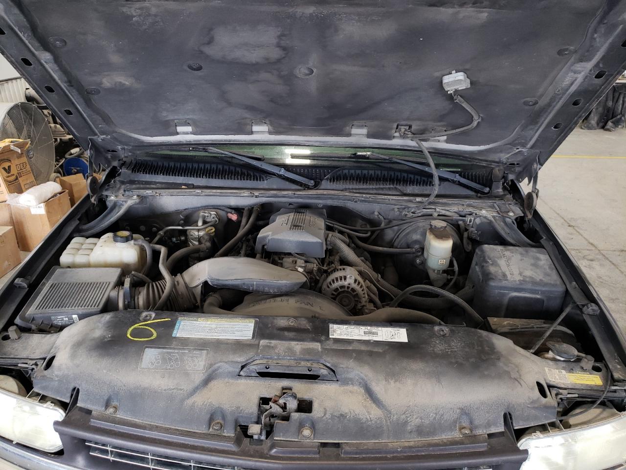 Photo 7 from auction – 2000 CHEVROLET SILVERADO with VIN 2GCEK19T9Y1156458