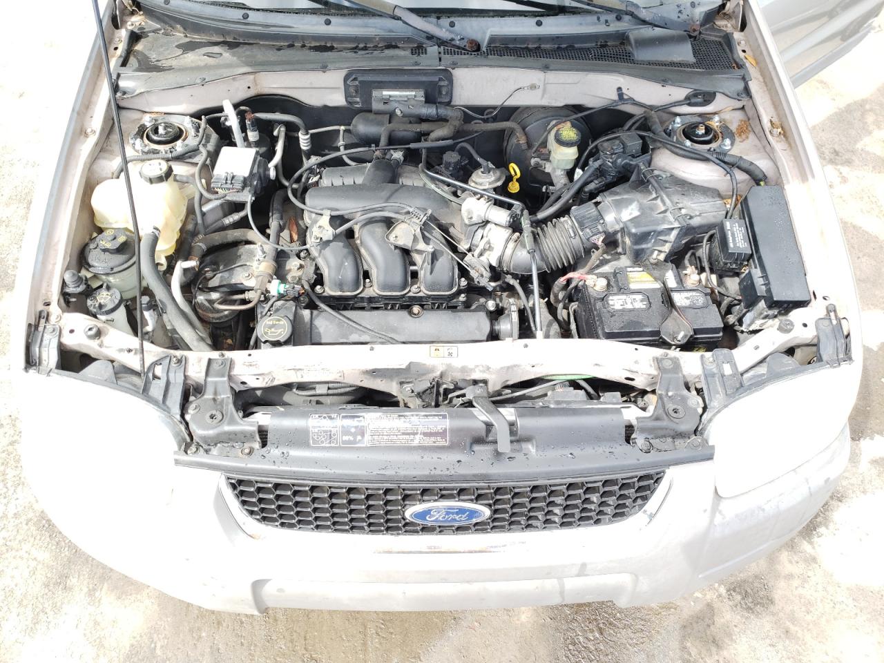 Photo 7 from auction – 2001 FORD ESCAPE XLT with VIN 1FMYU03101KB82022