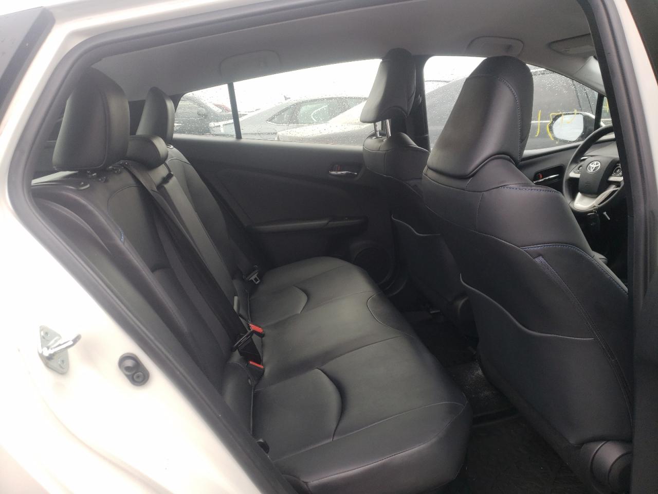 Photo 6 from auction – 2018 TOYOTA PRIUS with VIN JTDKARFUXJ3060484