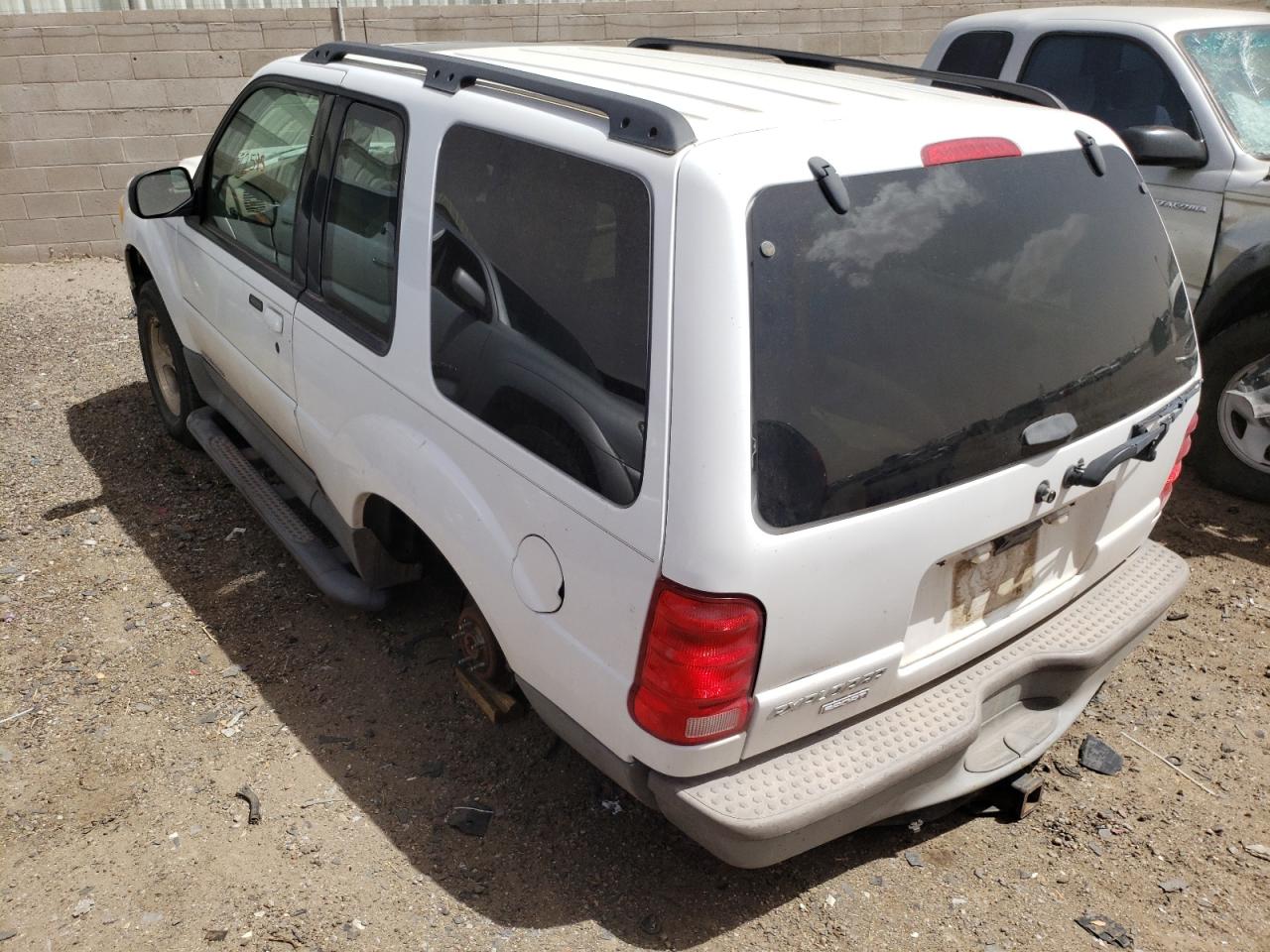 Photo 3 from auction – 2001 FORD EXPLORER S with VIN 1FMYU70E61UA99649