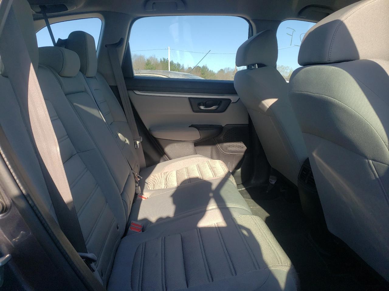 Photo 6 from auction – 2017 HONDA CR-V LX with VIN 5J6RW6H33HL005608
