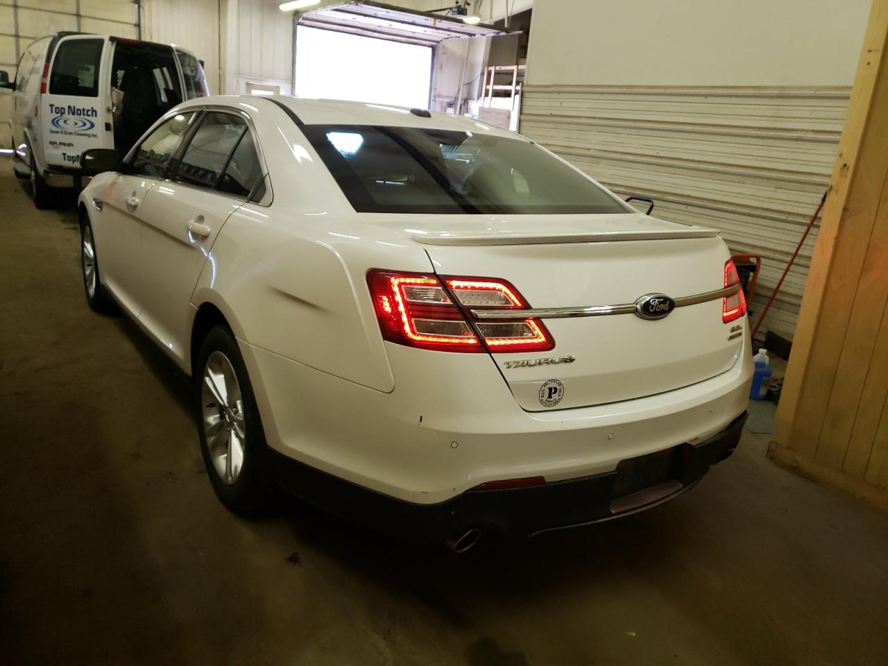 Photo 3 from auction – 2013 FORD TAURUS SEL with VIN 1FAHP2E84DG184256