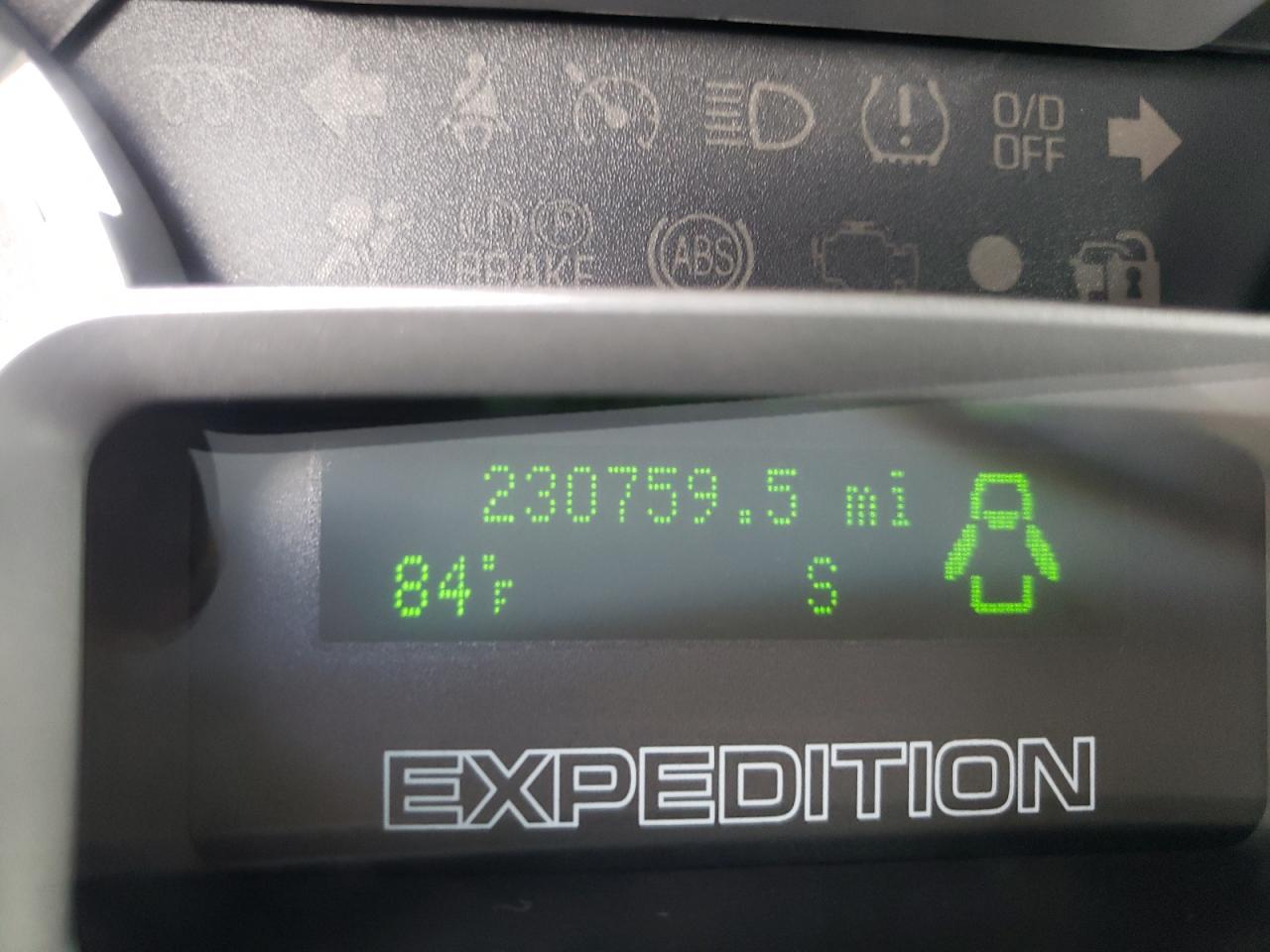 Photo 8 from auction – 2008 FORD EXPEDITION with VIN 1FMFU16528LA21221