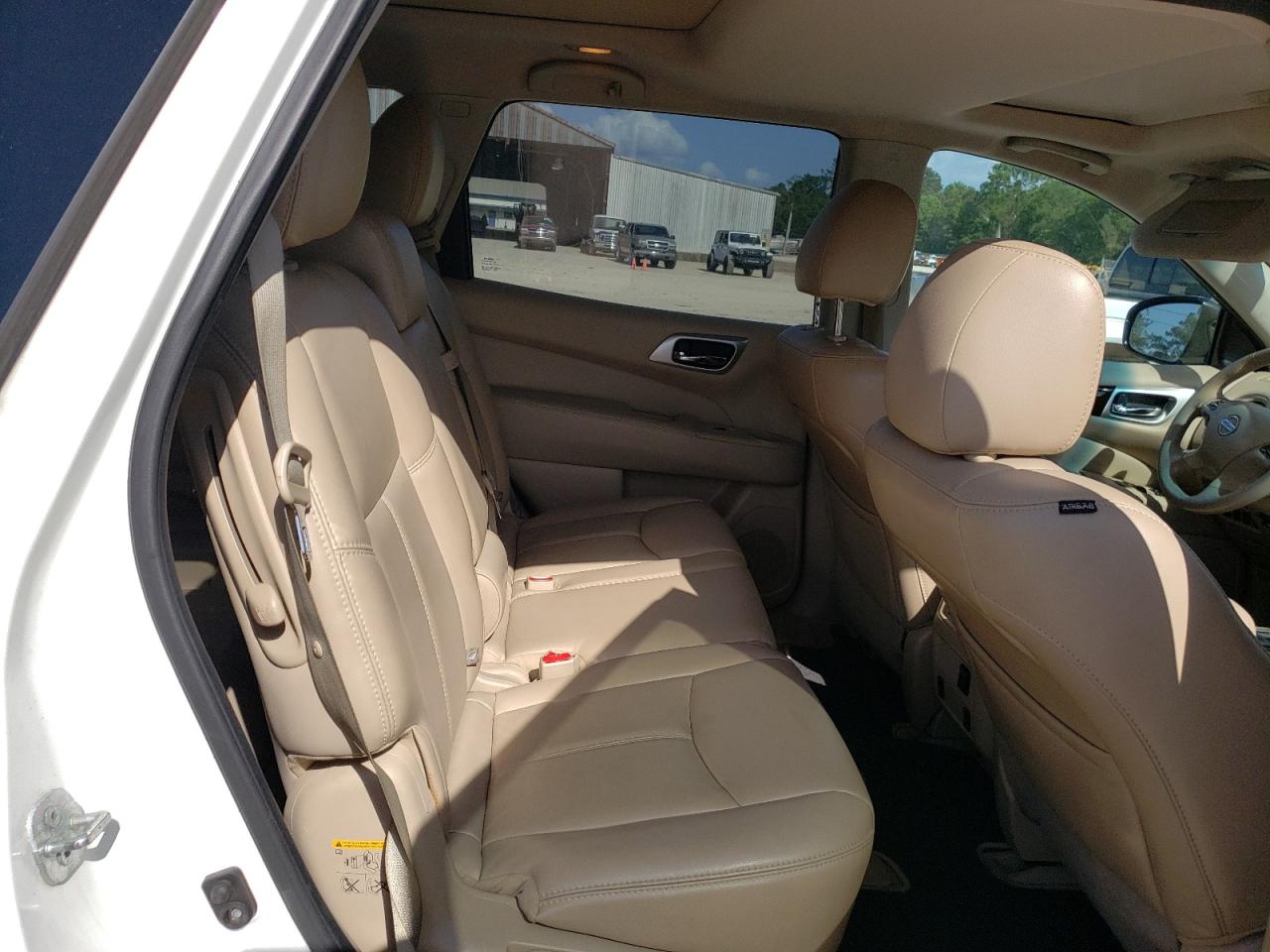 Photo 6 from auction – 2014 NISSAN PATHFINDER with VIN 5N1AR2MN8EC722135