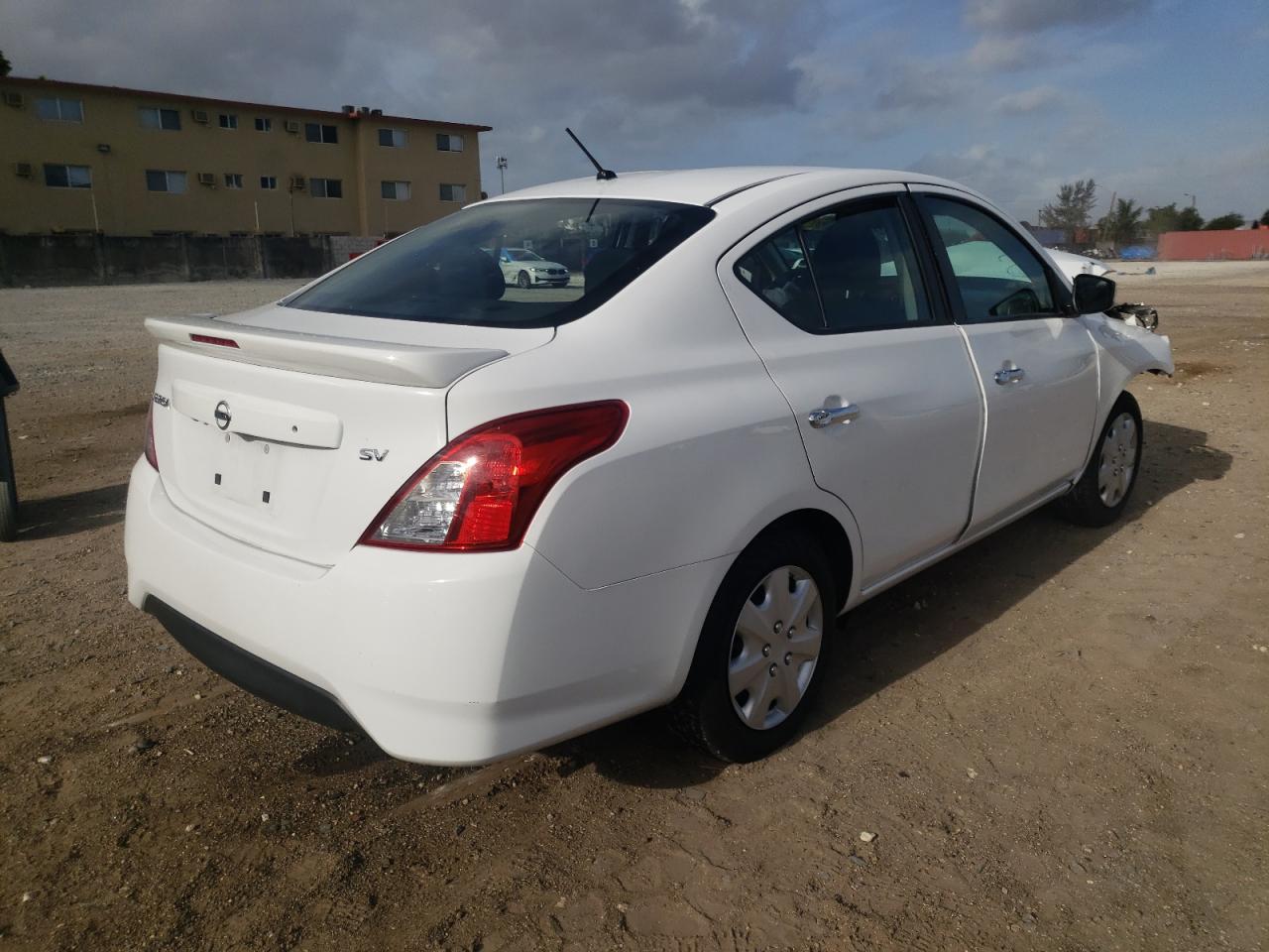Photo 4 from auction – 2019 NISSAN VERSA S with VIN 3N1CN7AP8KL851670