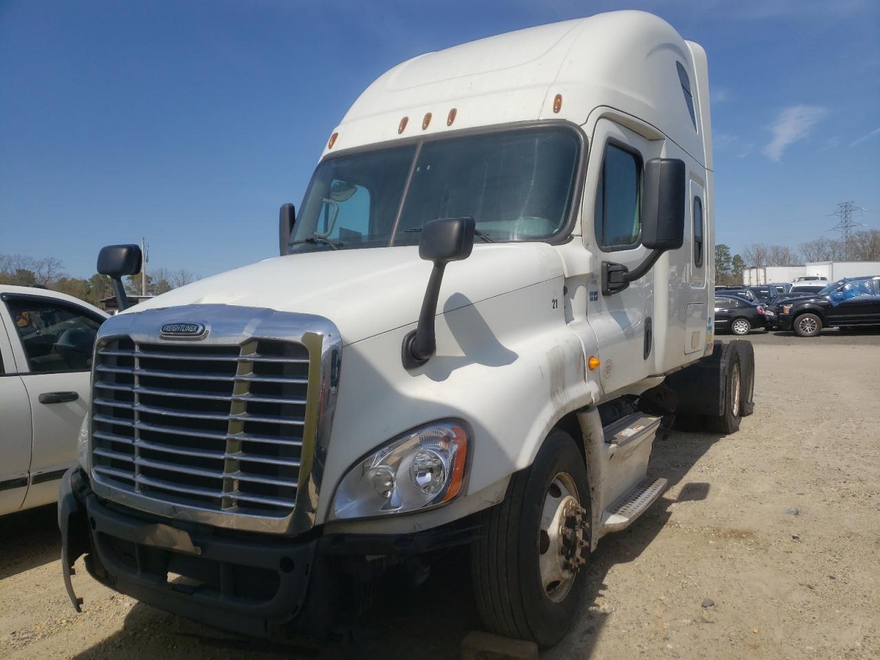 Photo 2 from auction – 2014 FREIGHTLINER CASCADIA 1 with VIN 3AKJGLBG6ESFS8322