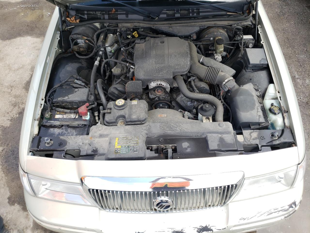Photo 7 from auction – 2004 MERCURY GRAND MARQ with VIN 2MEFM75W94X675243