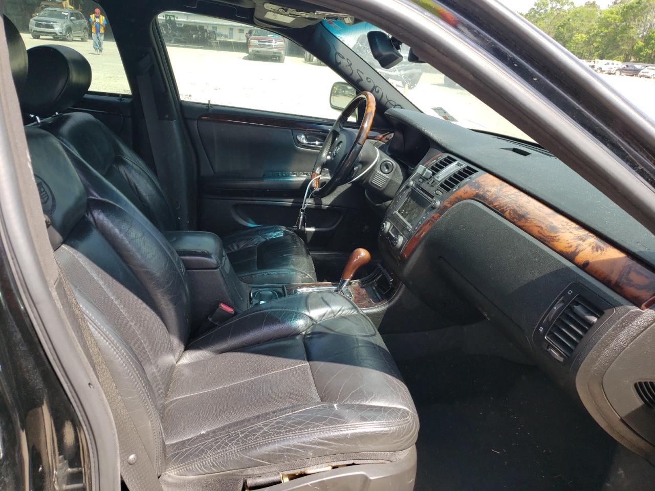 Photo 5 from auction – 2006 CADILLAC DTS with VIN 1G6KD579X6U116731